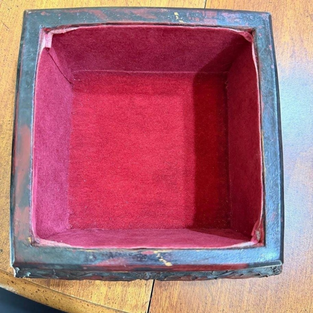 Vintage Ornate Carved Floral Jewelry Box Red Velvet Lined Footed Trinket Chest - Picture 6 of 11